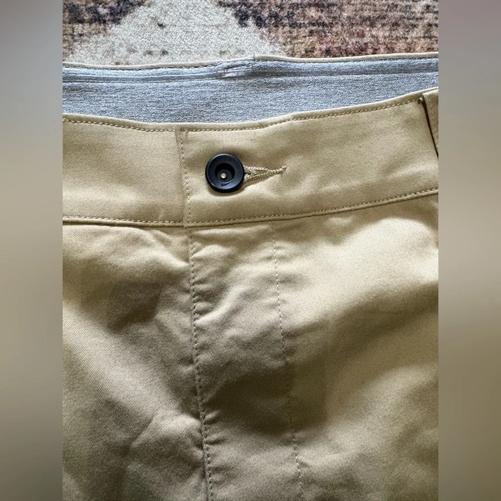 Nike Men's Dri-FIT UV Slim-Fit Chino Golf Pants Parachute Beige 35x32